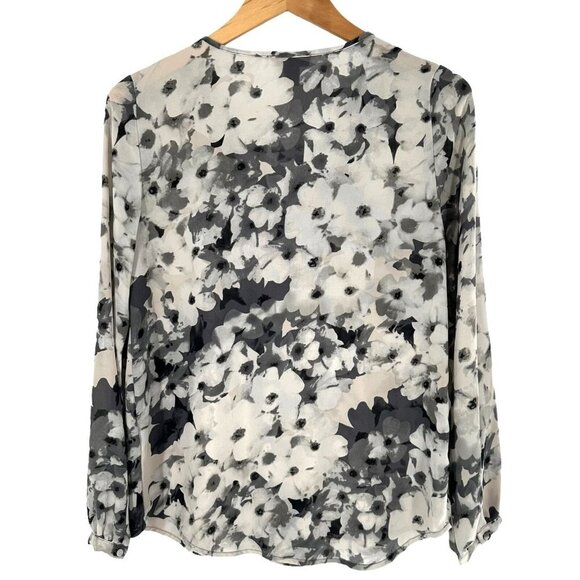 Saint Tropez Black and Gray Floral Crepe Pleated Blouse Size Small Top - Picture 4 of 5